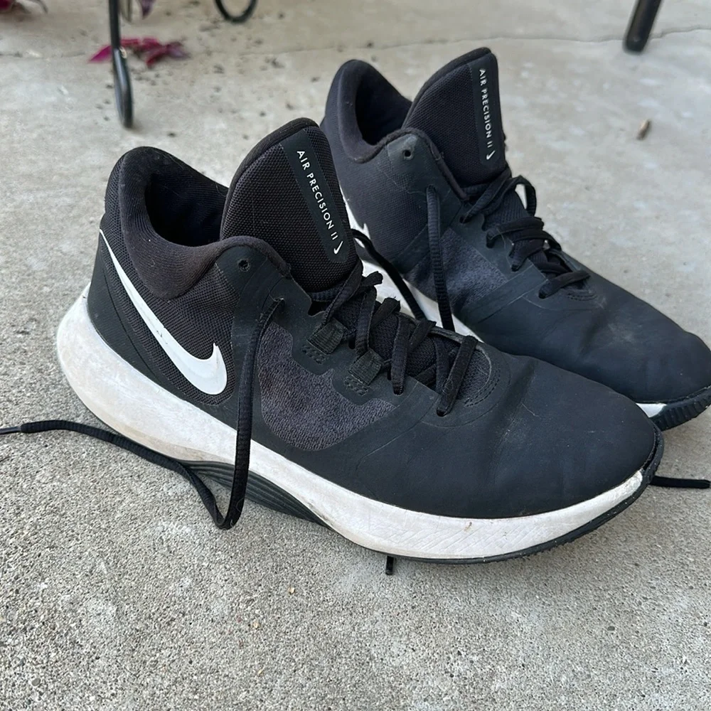 Nike air precision II size 7